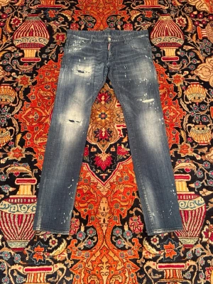 Dsquared 2 jeans 👖  - Nu säljer jag dessa feta Dsquared 2 jeans 👖 jag säljer dom för endast 959kr nypris 5599kr Mvh CH 