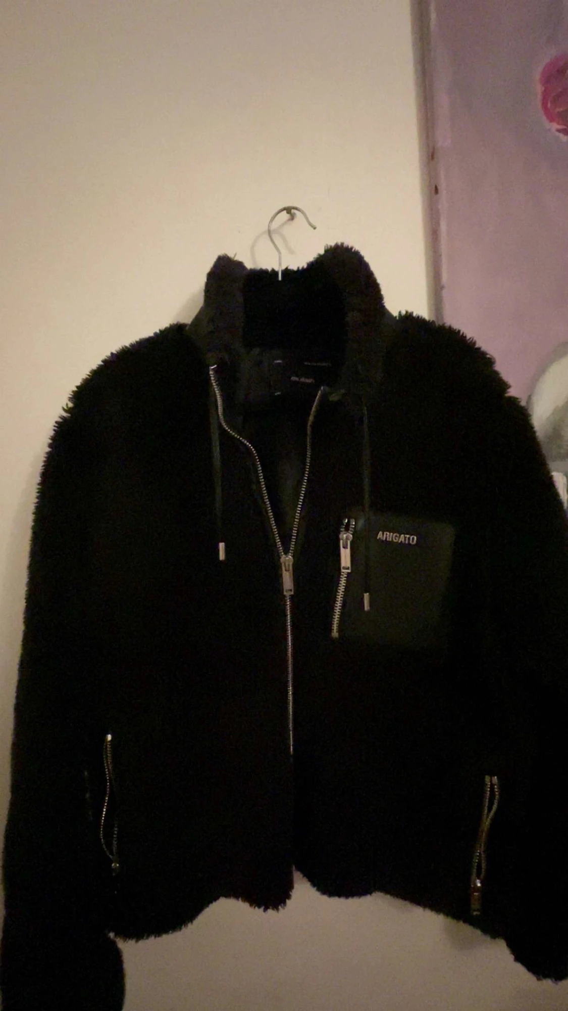 Svart teddyjacka från Axel Arigato