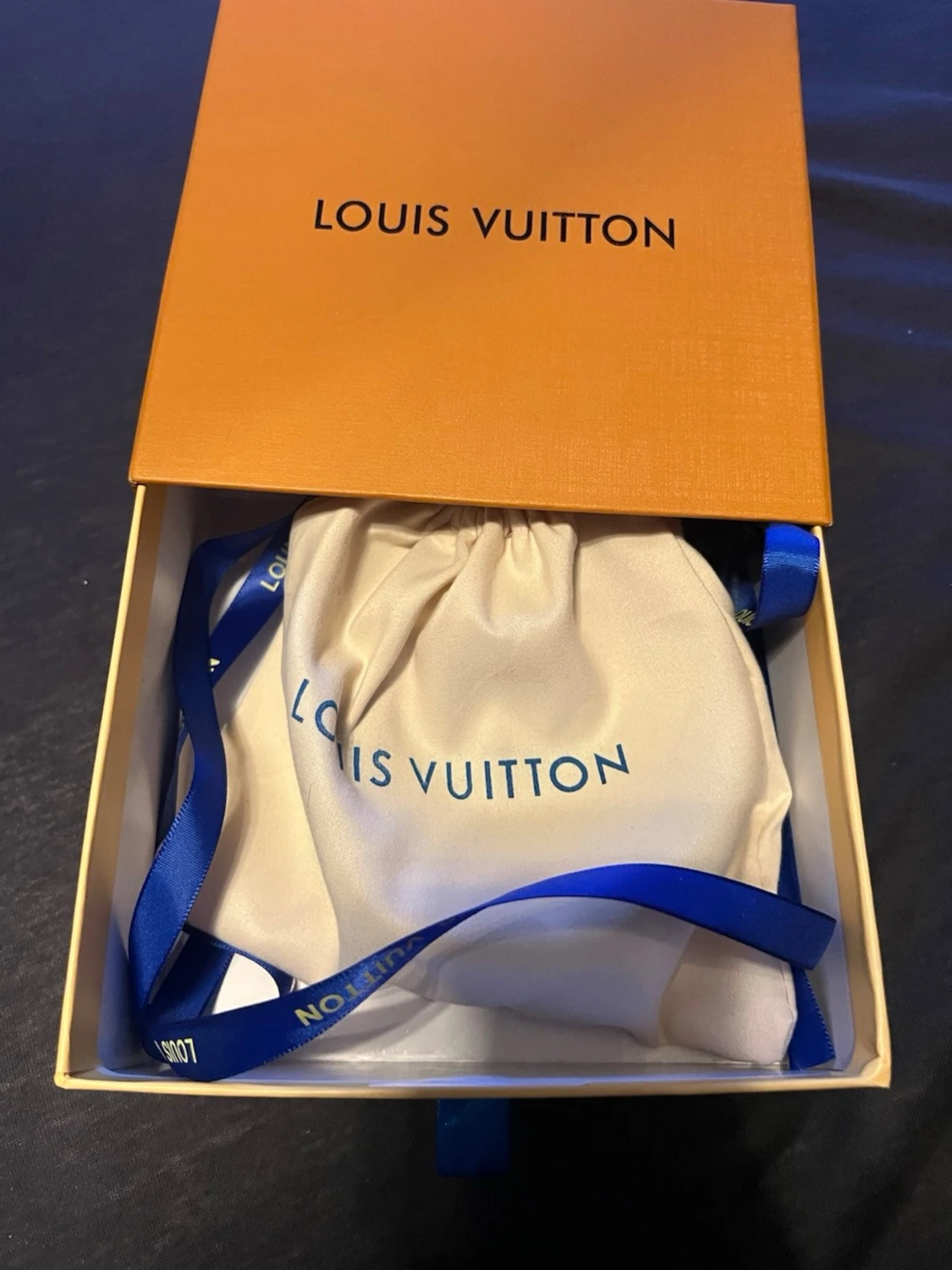 Snyggt svart bälte med orange box - 1