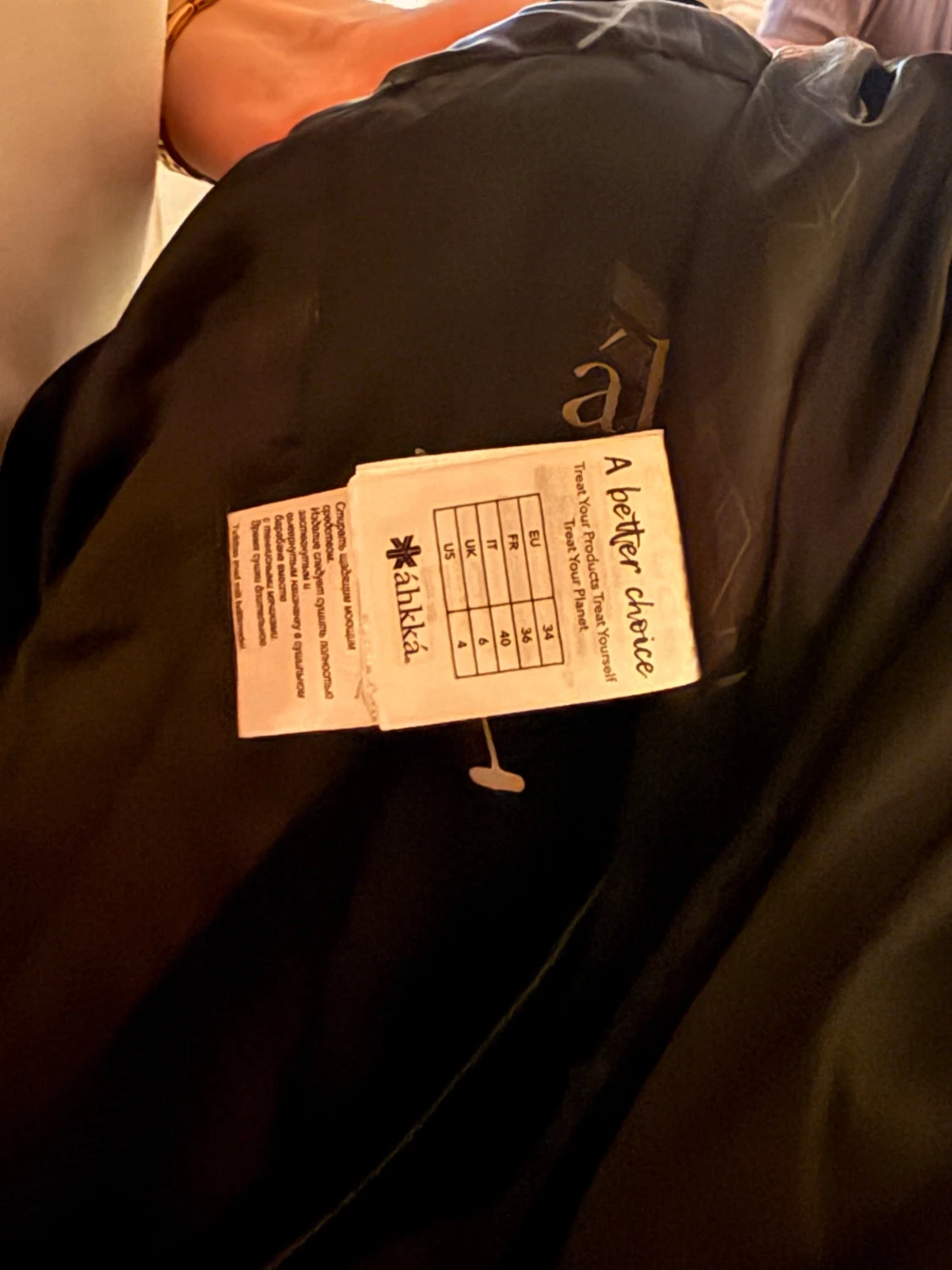 Svart lång dunjacka från Áhkká - 2