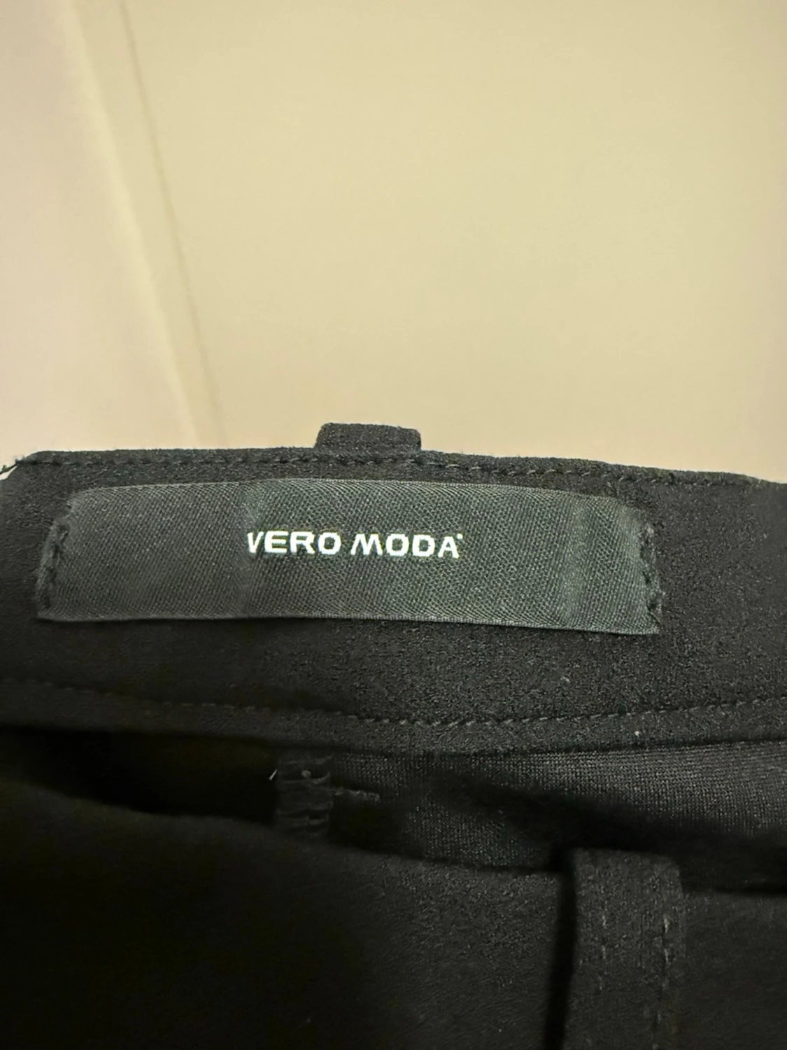 Svarta raka byxor från Vero Moda XS - 2