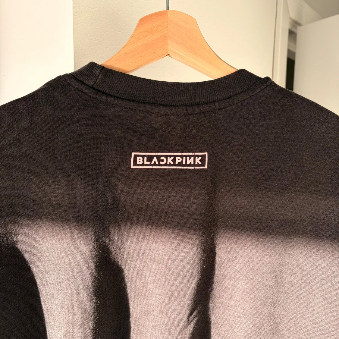 H&M svart sweatshirt - 2