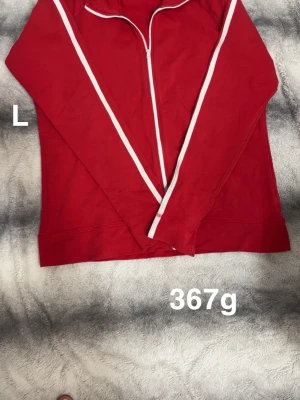 Me&i tröja - Små fläckar. Storlek L