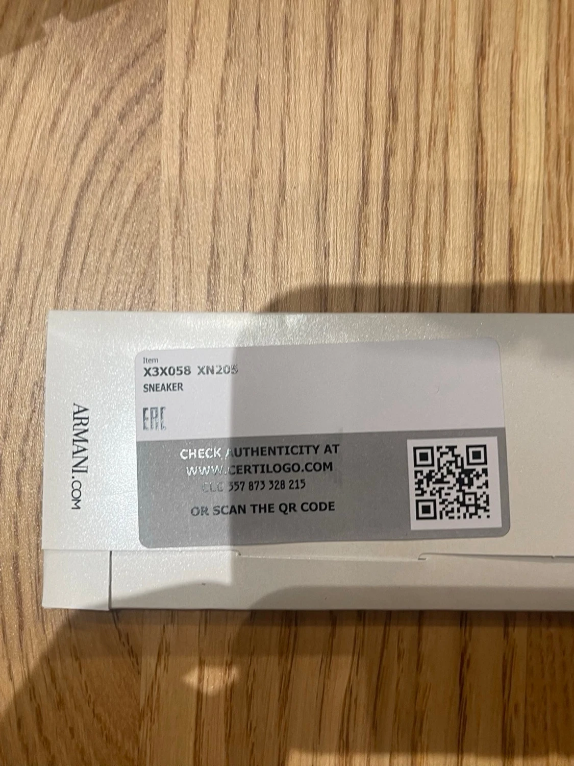 Emporio Armani vita sneakers med orange detalj size 38 - 4