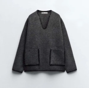 Zara tröja  - Säljer denhär tröjan från Zara som är i nyskick. Stl S☺️☺️