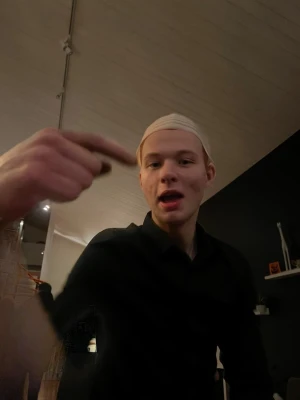 Min man med maskarna  - Säljer min nasaler pga Thor använder dem 