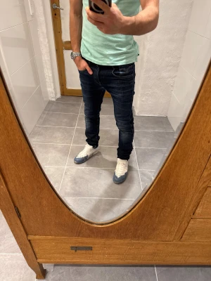 Replay jeans  - Ett par snygga byxor från Replay i storlek W29 L32 i modellen Anbbas 