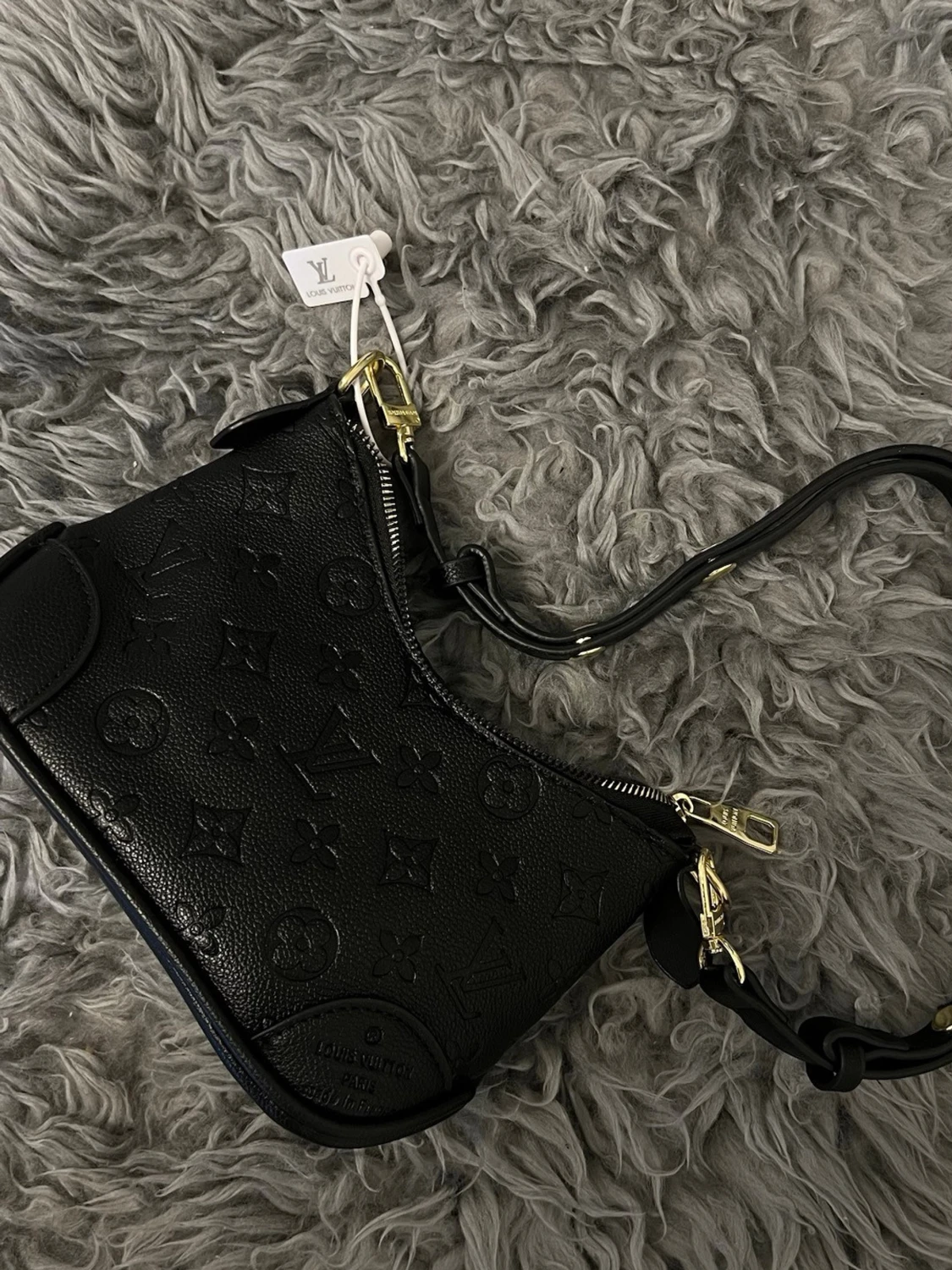 Shoulderbag svart mini väska  - 2