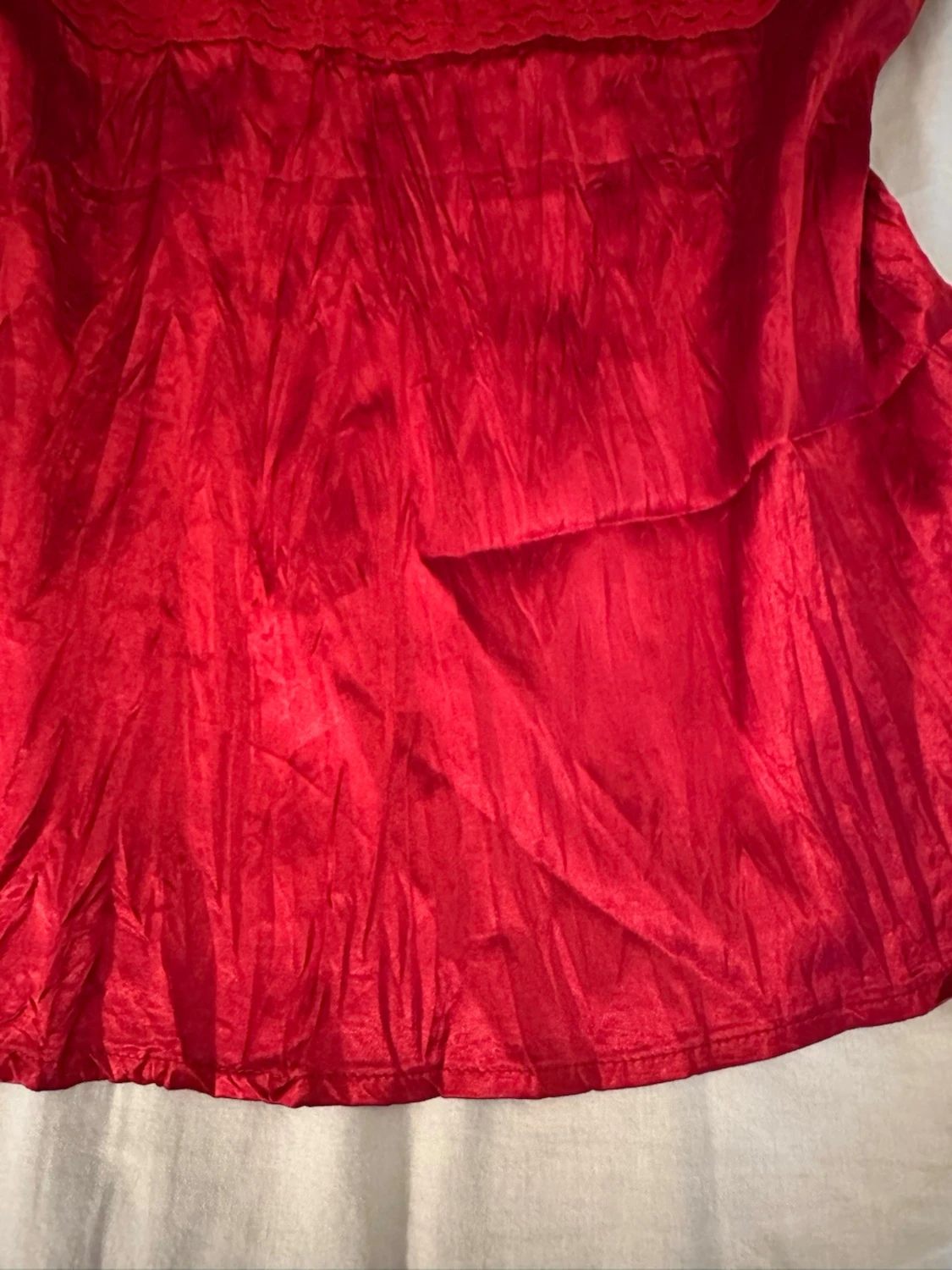 Röd paljettprydd linnetopp med spets - 2