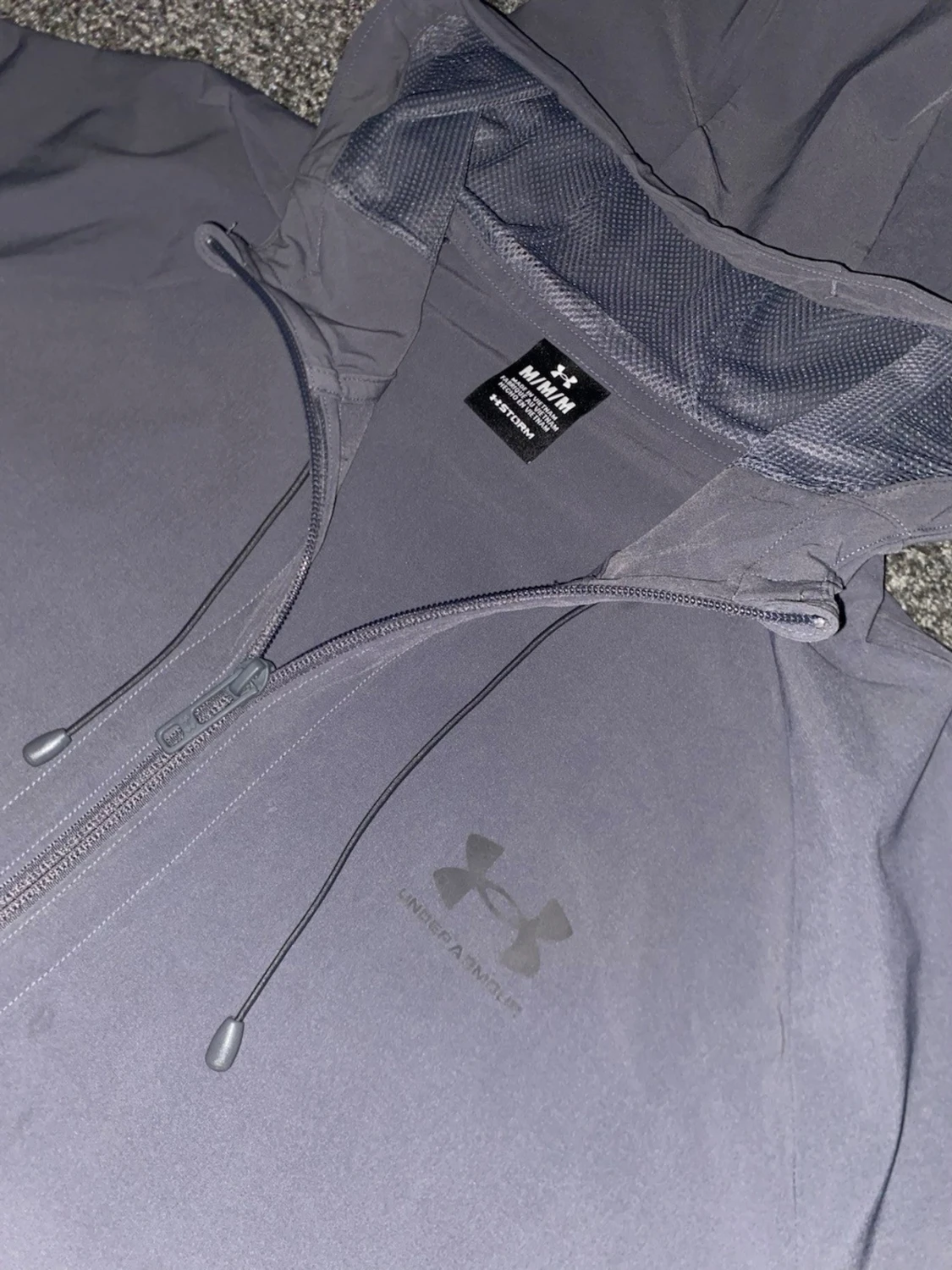 Grå vindjacka från Under Armour - 2