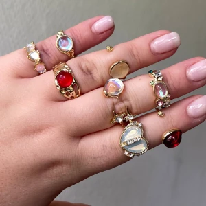 Ringar  - 8st fina justerbara guldringar, alla för 150! Erbjuder 20% rabatt vid köp av två varor! 