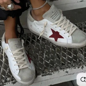 Golden Goose sneakers  - Intressekoll på mina fina Golden goose sneakers. Tyvärr har de inte kommit till så mycket användning pga lite för små. 