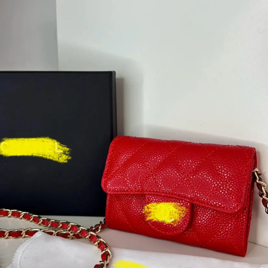 Röd quiltad axelväska  - 2