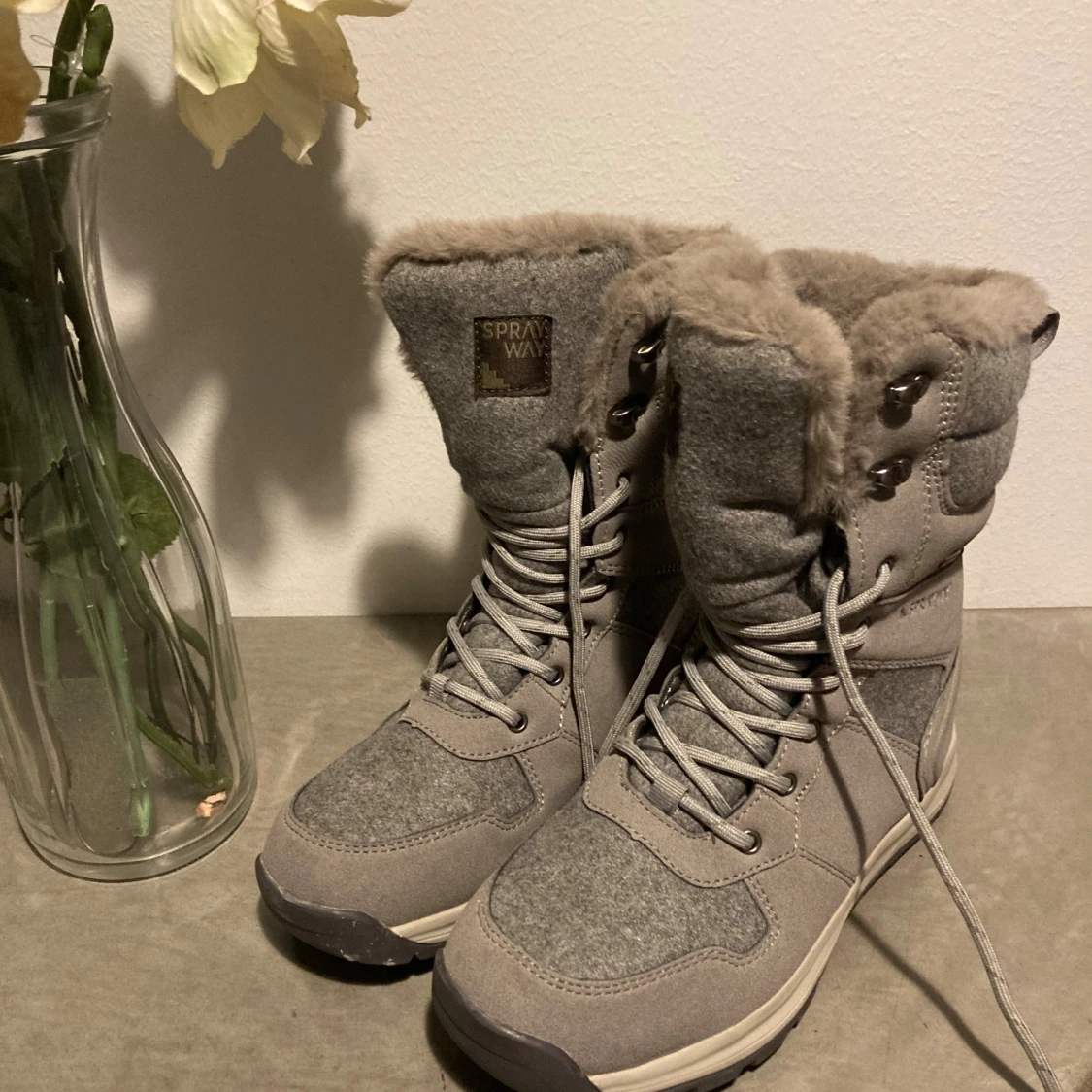 Grå vinterboots från Sprayway