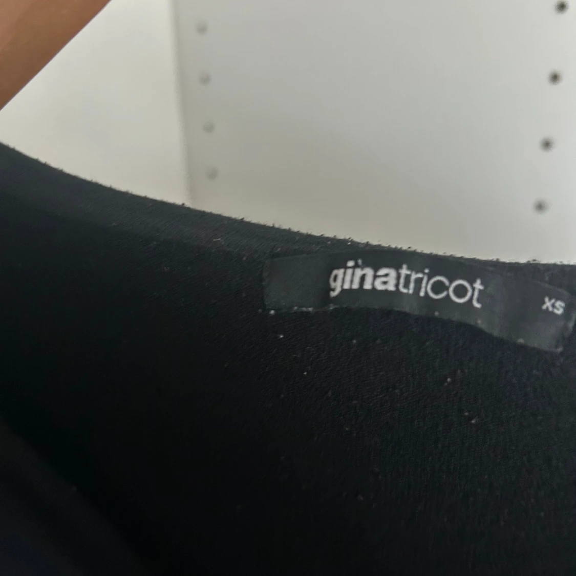 Svart stickad tröja med krage Gina Tricot - 3