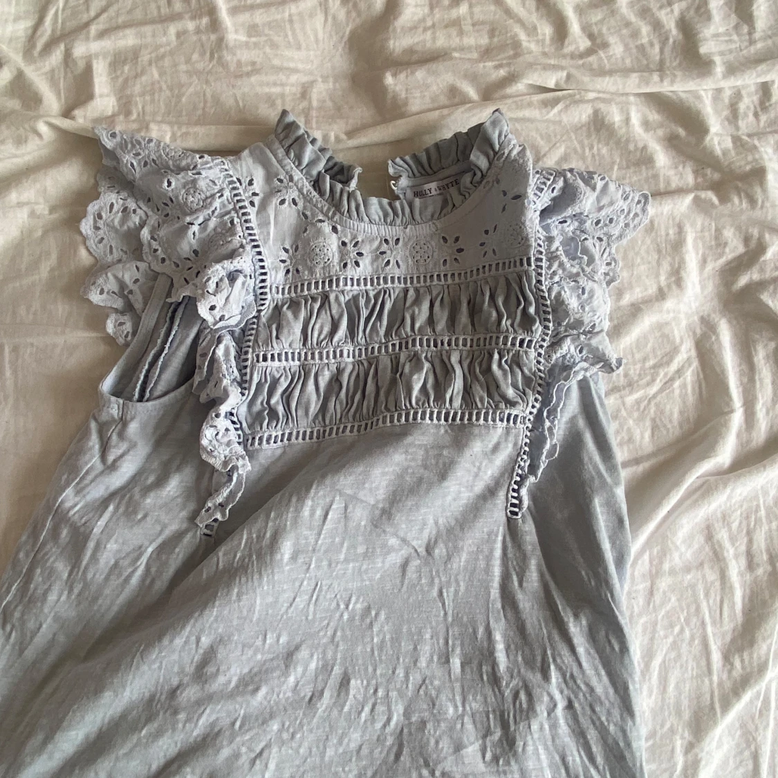 Ljusblå volangklänning Holly & Whyte