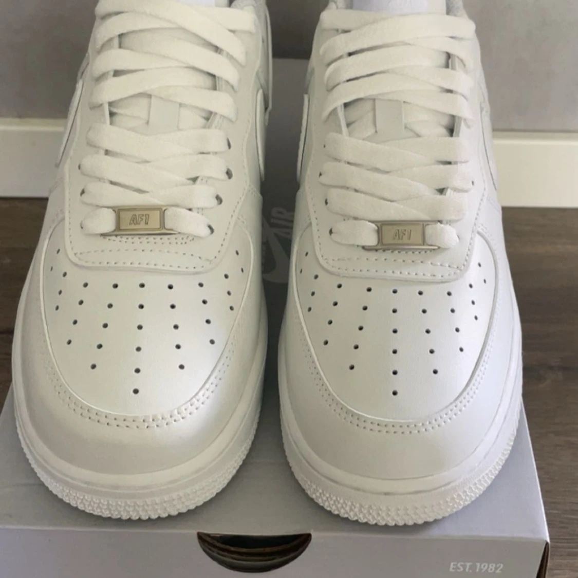 Air Force One - Nike - 1
