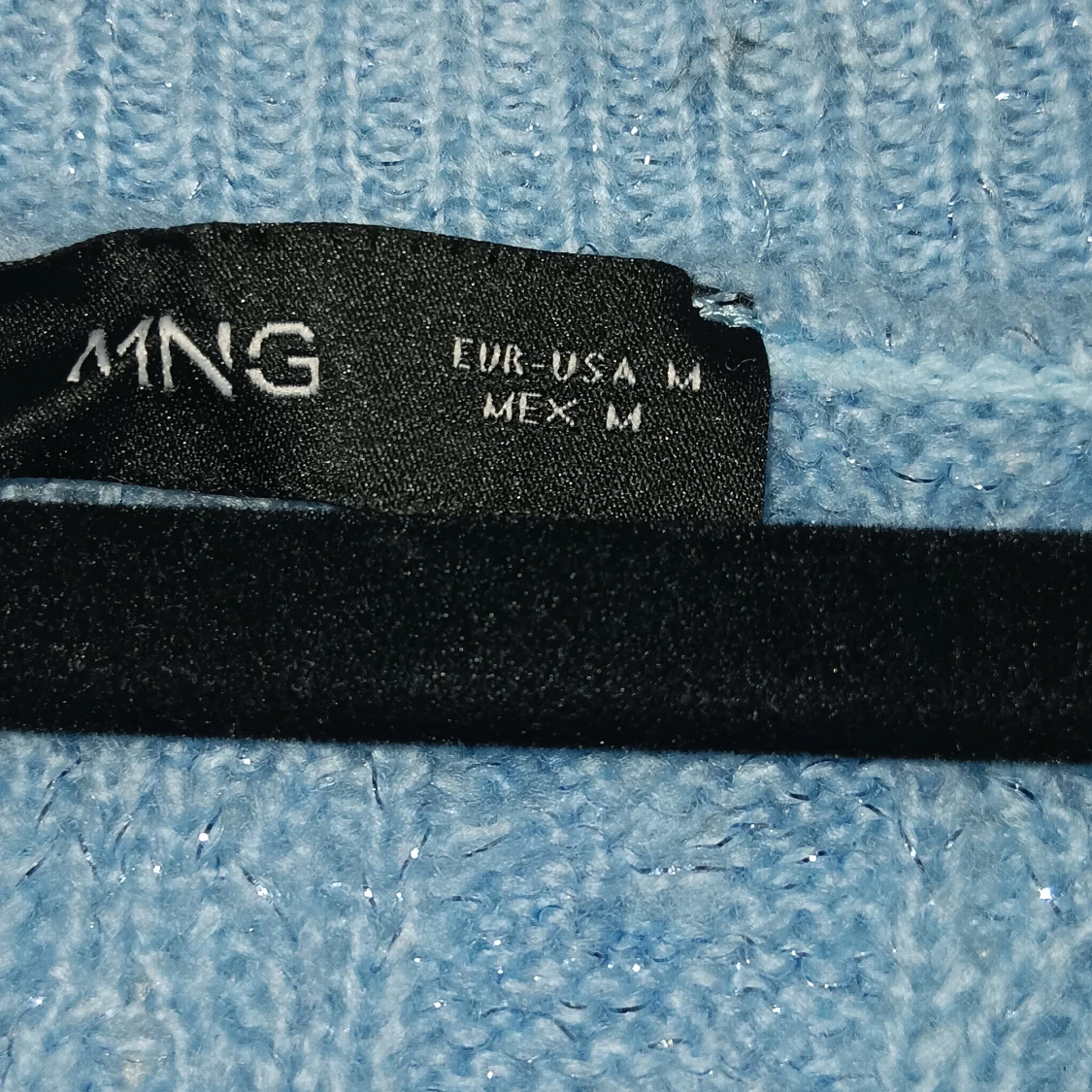 Ljusblå stickad tröja från MNG - 2