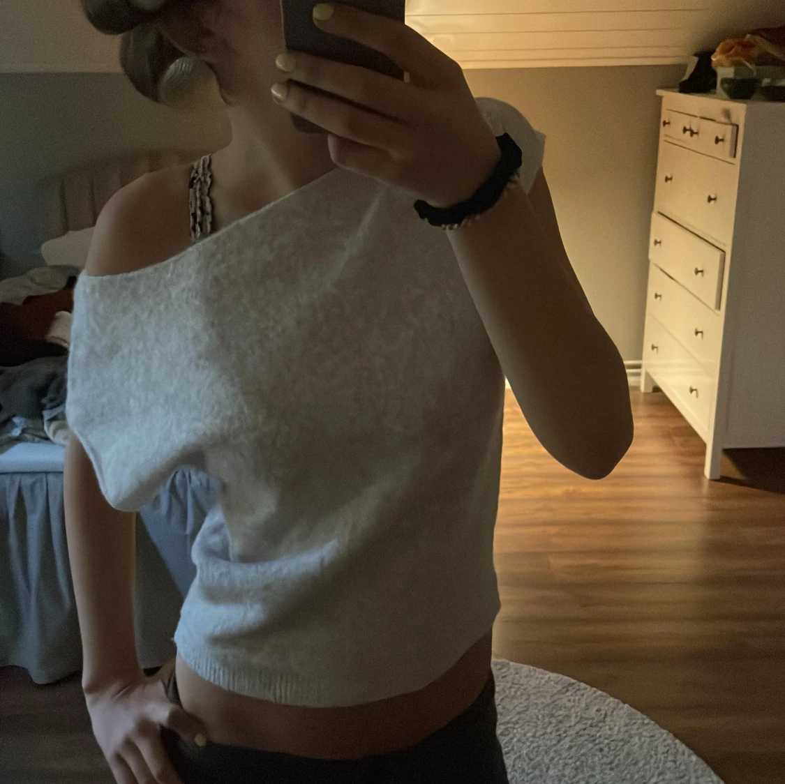 Beige offshoulder stickad topp Nelly - 1