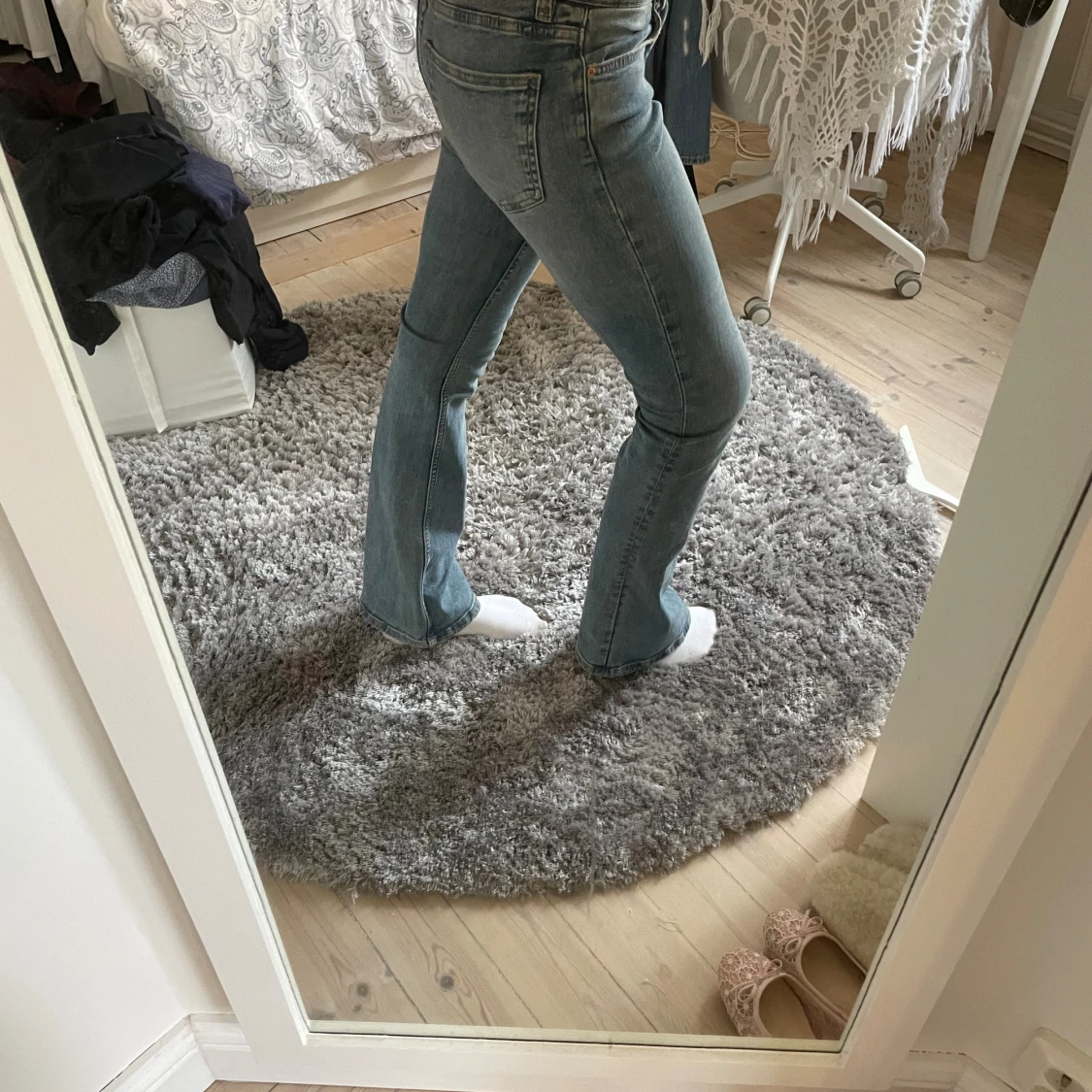 Skitsnygga lowwaist Gina jeans - 1