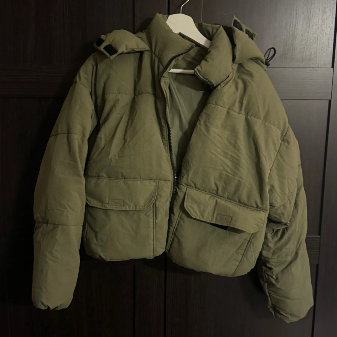 Olivgrön pufferjacka XS