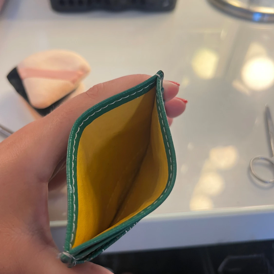 Grön plånbok med mönster - 2