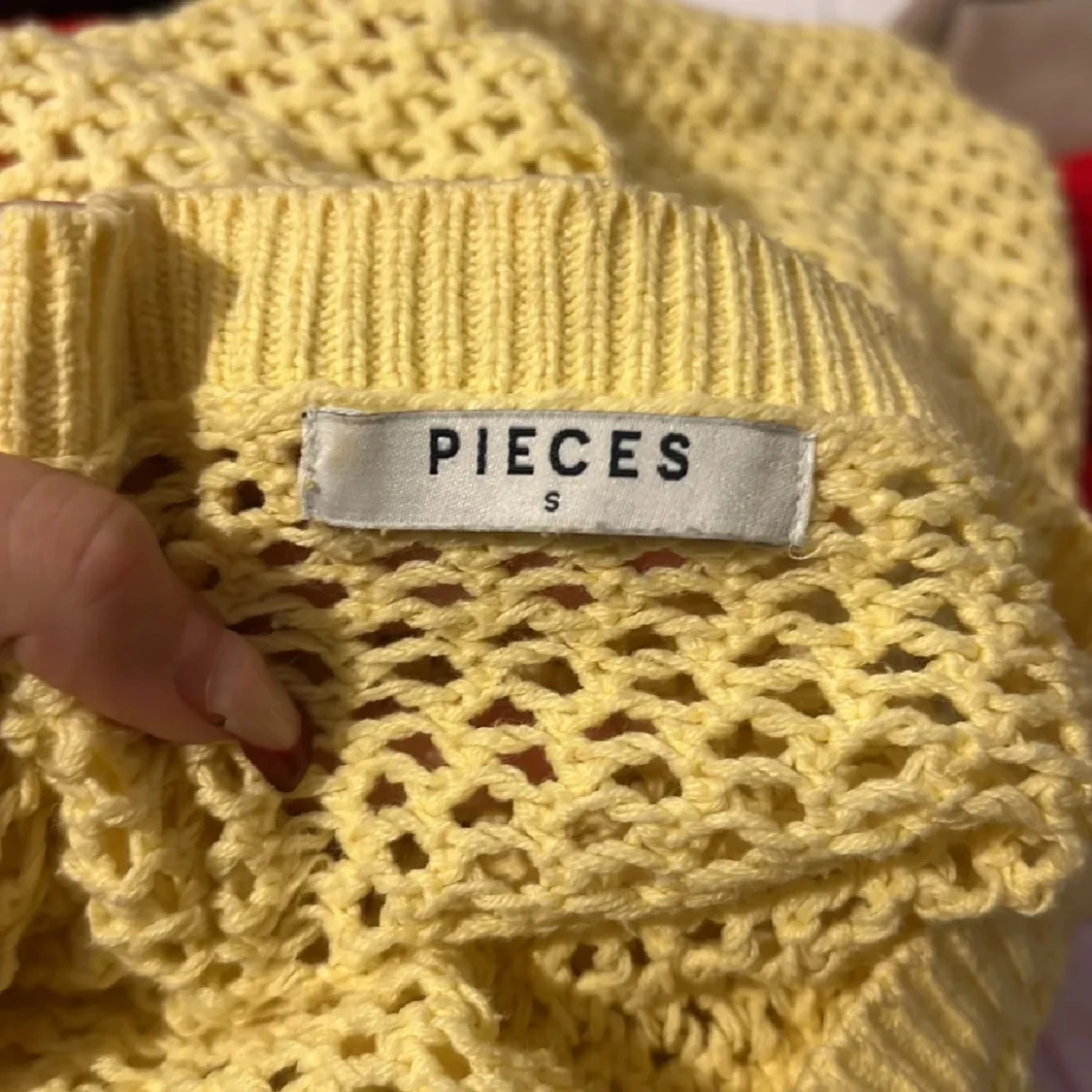 Gul stickad tröja från Pieces - 2