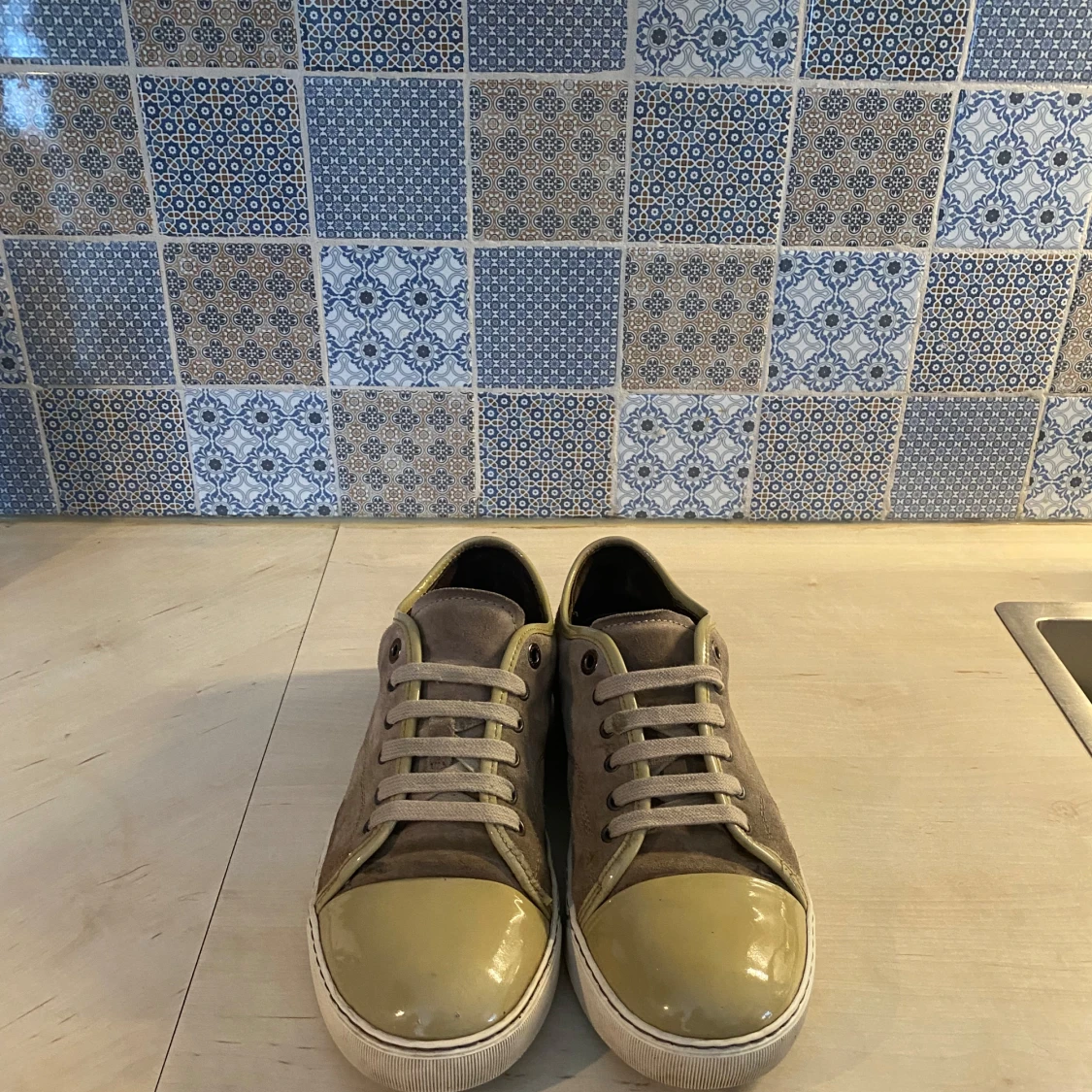 Lanvin sneakers i beige mocka - 1