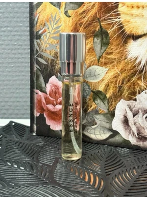 Essence Drunk Apple Pie - 15ml från essnce , nypris 130kr
