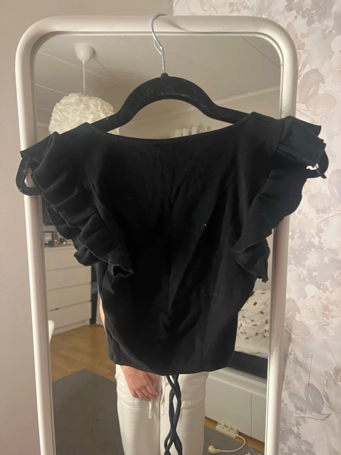 Svart croppad topp från Zara - 1