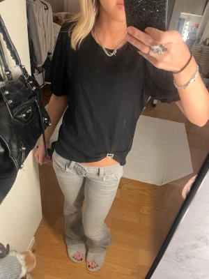 Svart blus  - Jätte fin 