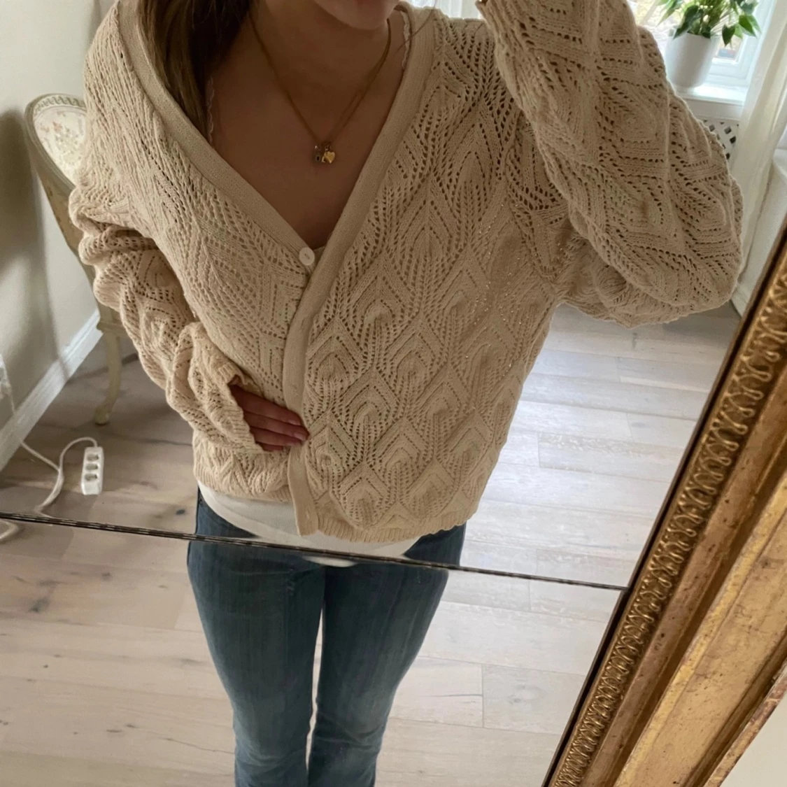 Beige stickad kofta från Lindex - 1