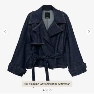 Mörkblå jeans trenchcoat från Mango - SÖKER!!!      Söker den här jeansjackan från Mango. Storlek S-M. Skriv till mig om du är intresserad av att sälja💕