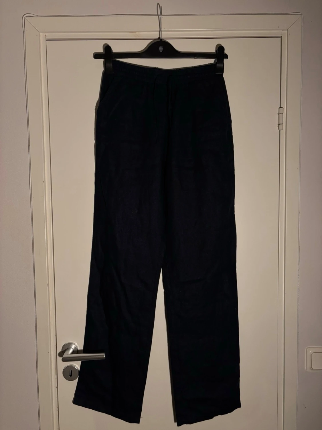 Marinblå linnebyxor med snörning - 2