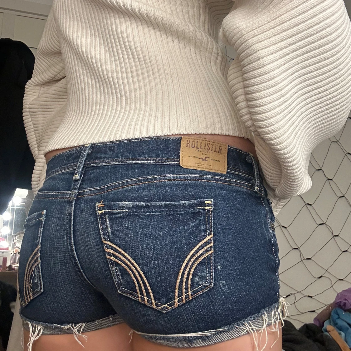 Hollister lågmidjade jeansshorts  - 1