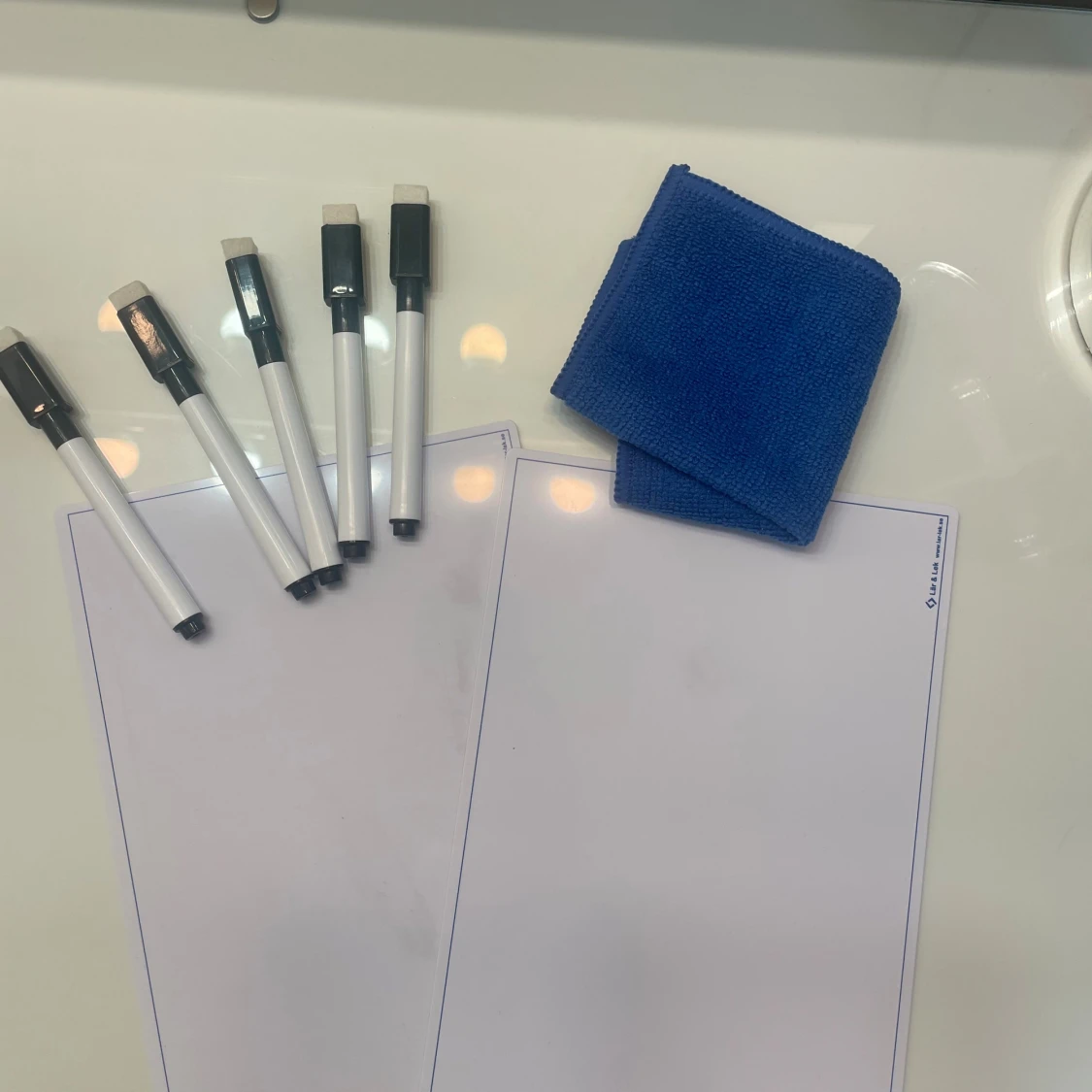 Blank tavla A5 med 5 -pack pennor o en  sudd 