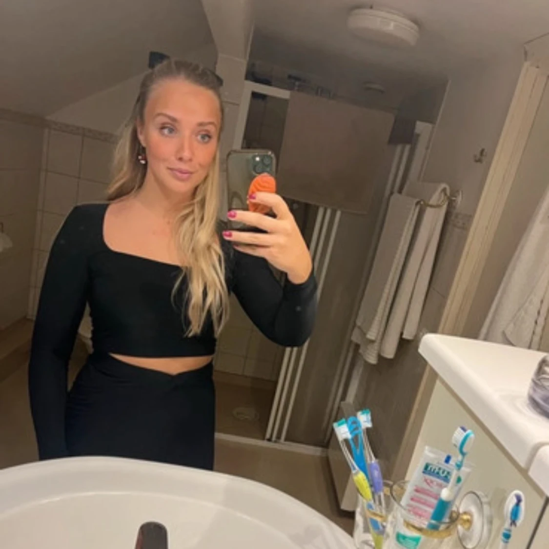 Svart set med långkjol