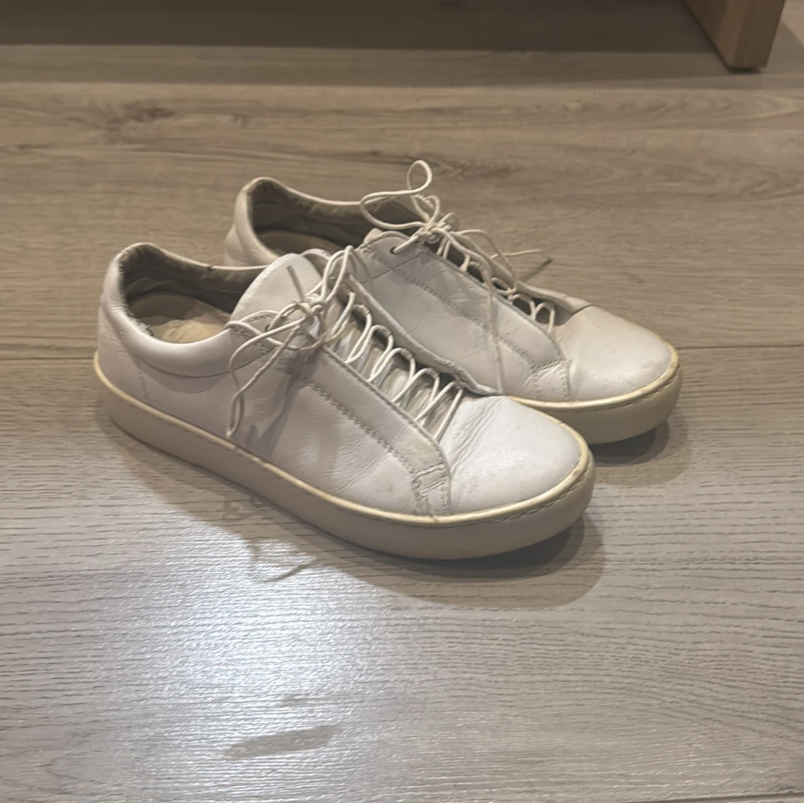 Vita sneakers från Vagabond, strl 36