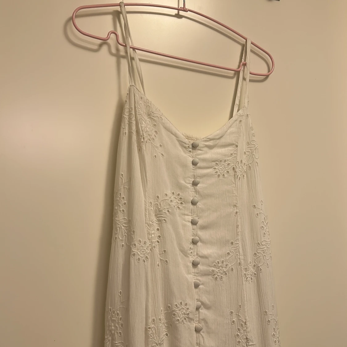 Supersöt vit långklänning