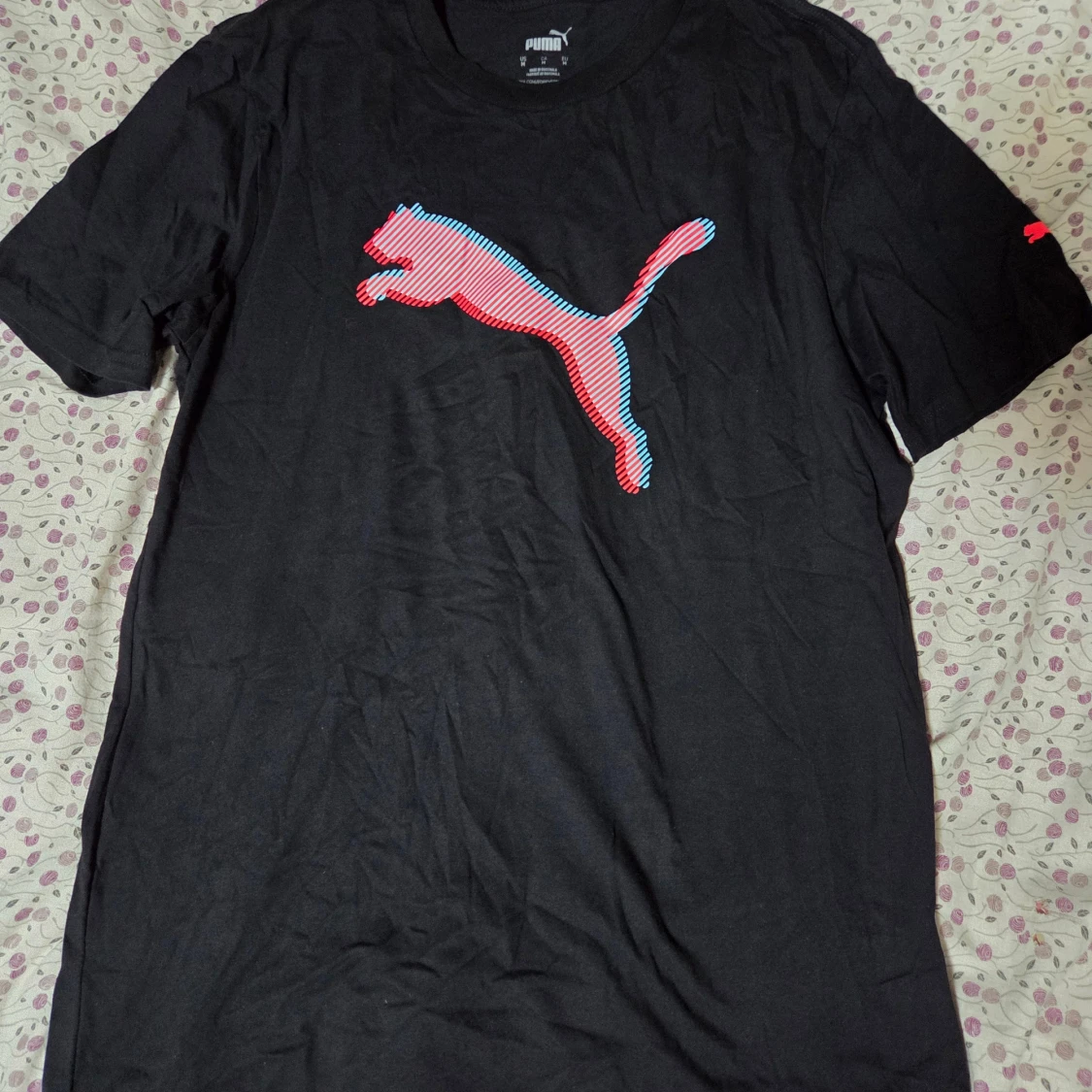 Svart Puma t-shirt med röd logga