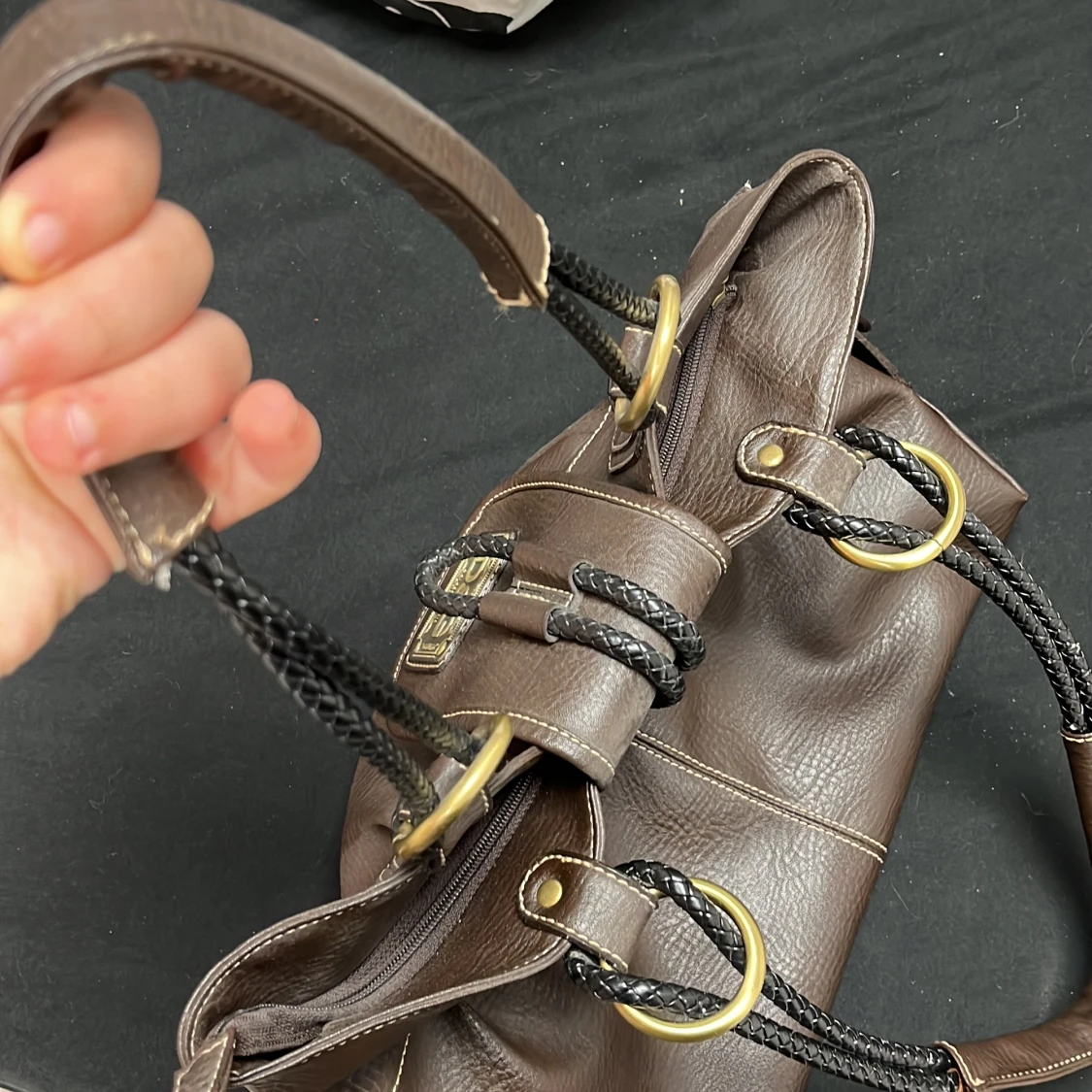 Brun axelväska från D&G i skinn - 4