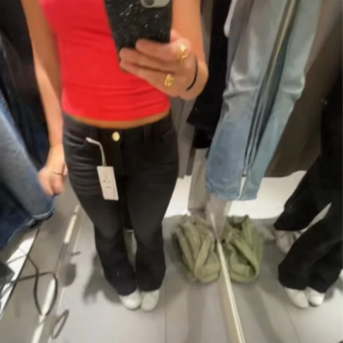 Svarta bootcut jeans med detaljer