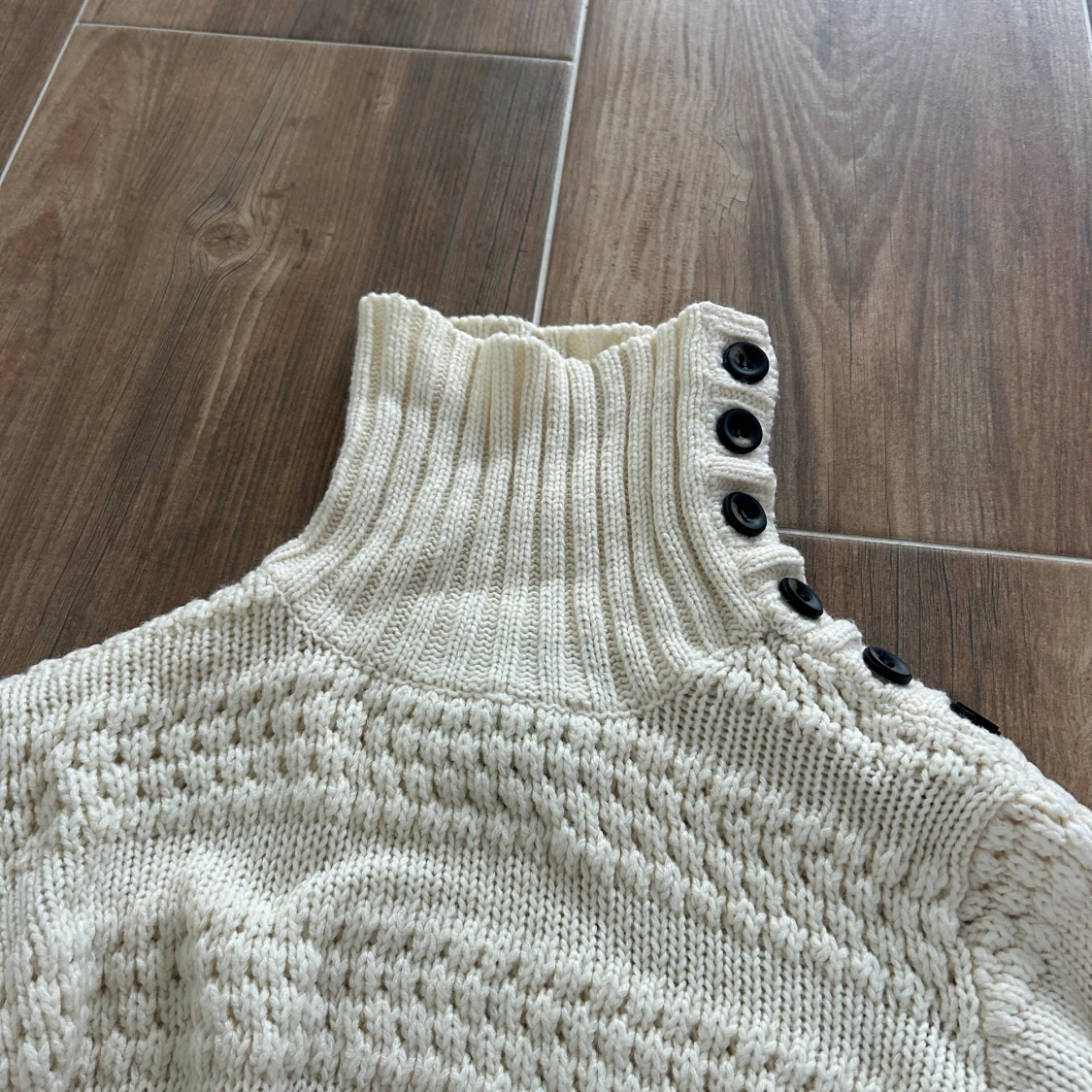 Stickad tröja med polokrage  - 3