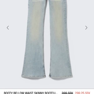 Ljusblå weekday jeans - Säljer dessa trendiga jeans från weekday i storlek 29/32. De kommer inte till användning längre. Hör av er vid frågor pris kan förhandlas❤️❤️