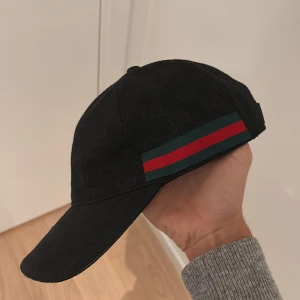 Keps - Snygg keps i storlek M eller 57 cm