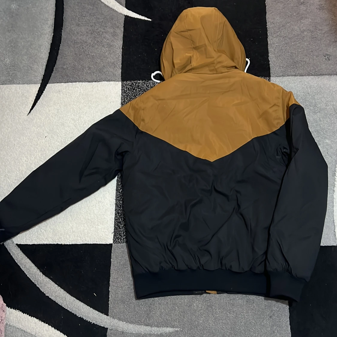Svart och brun vindjacka FSBN L - 2