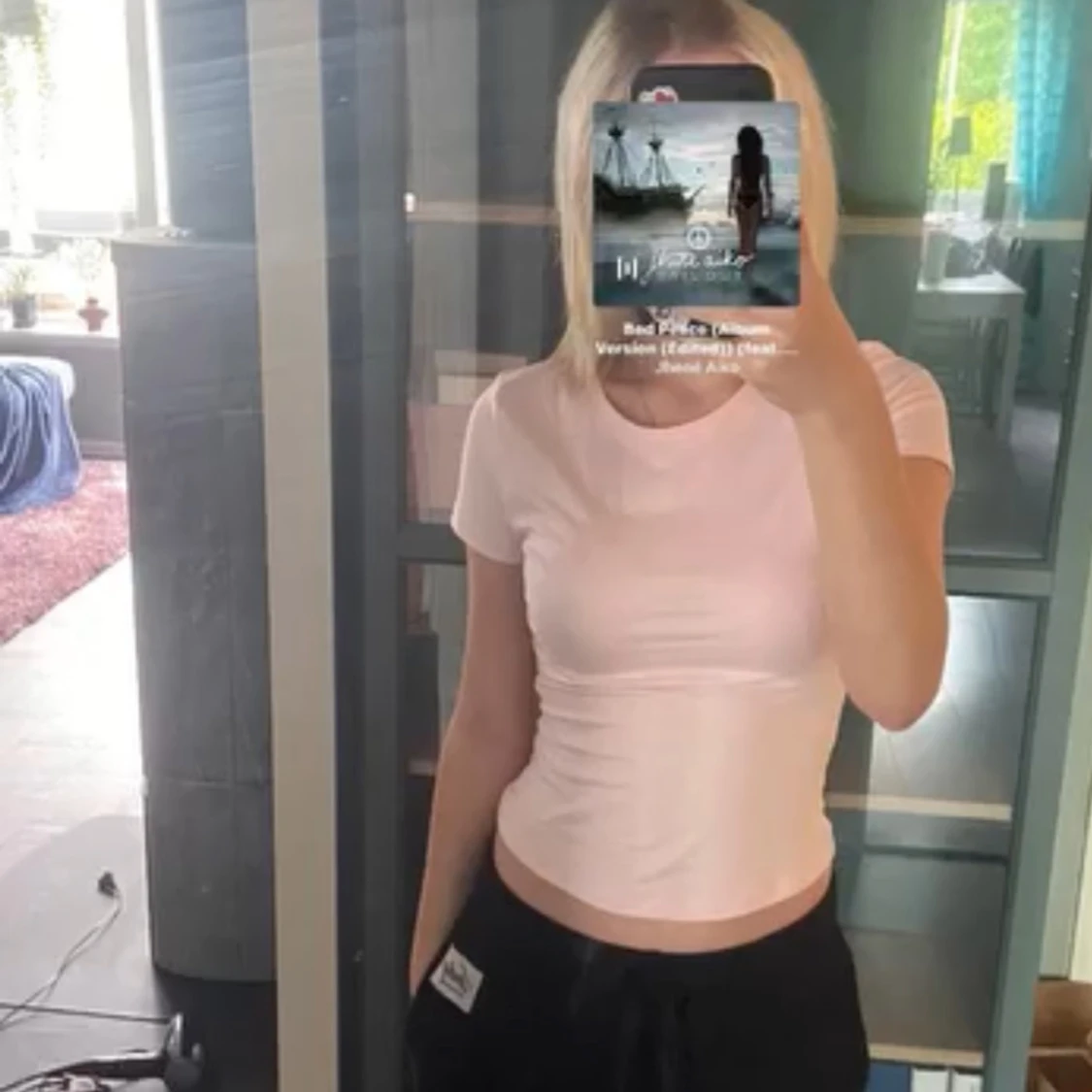 Ljusrosa croppad t-shirt topp