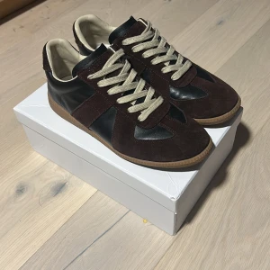 Maison Margiela gats (kvitto finns) - Säljer nu mina grymma gats, riktigt stilrena och snygga sköna skor som fått många komplimanger! Kvitto finns!