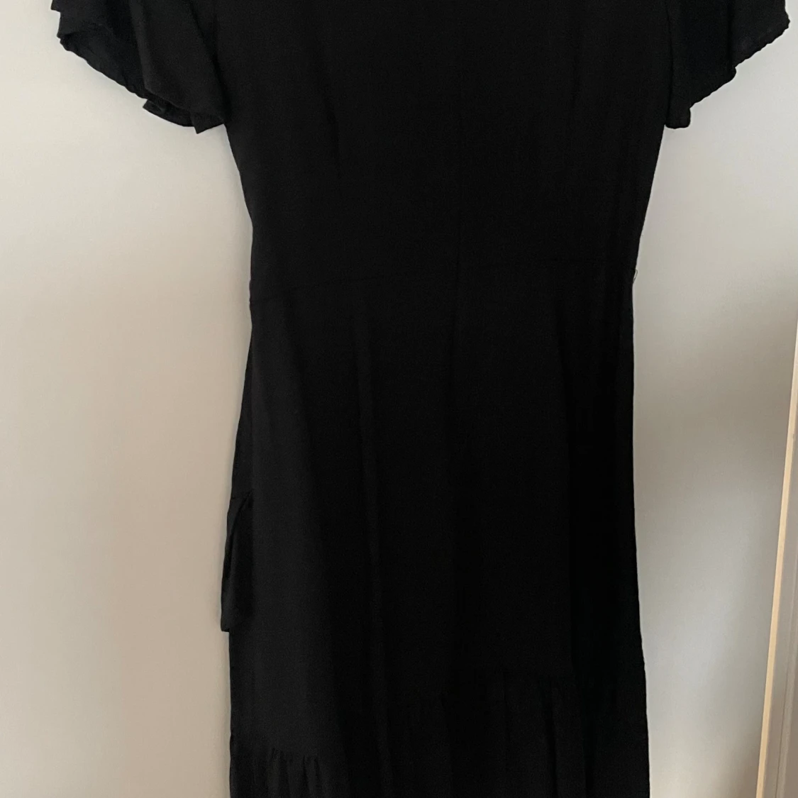 Svart omlottklänning Glamorous - 1