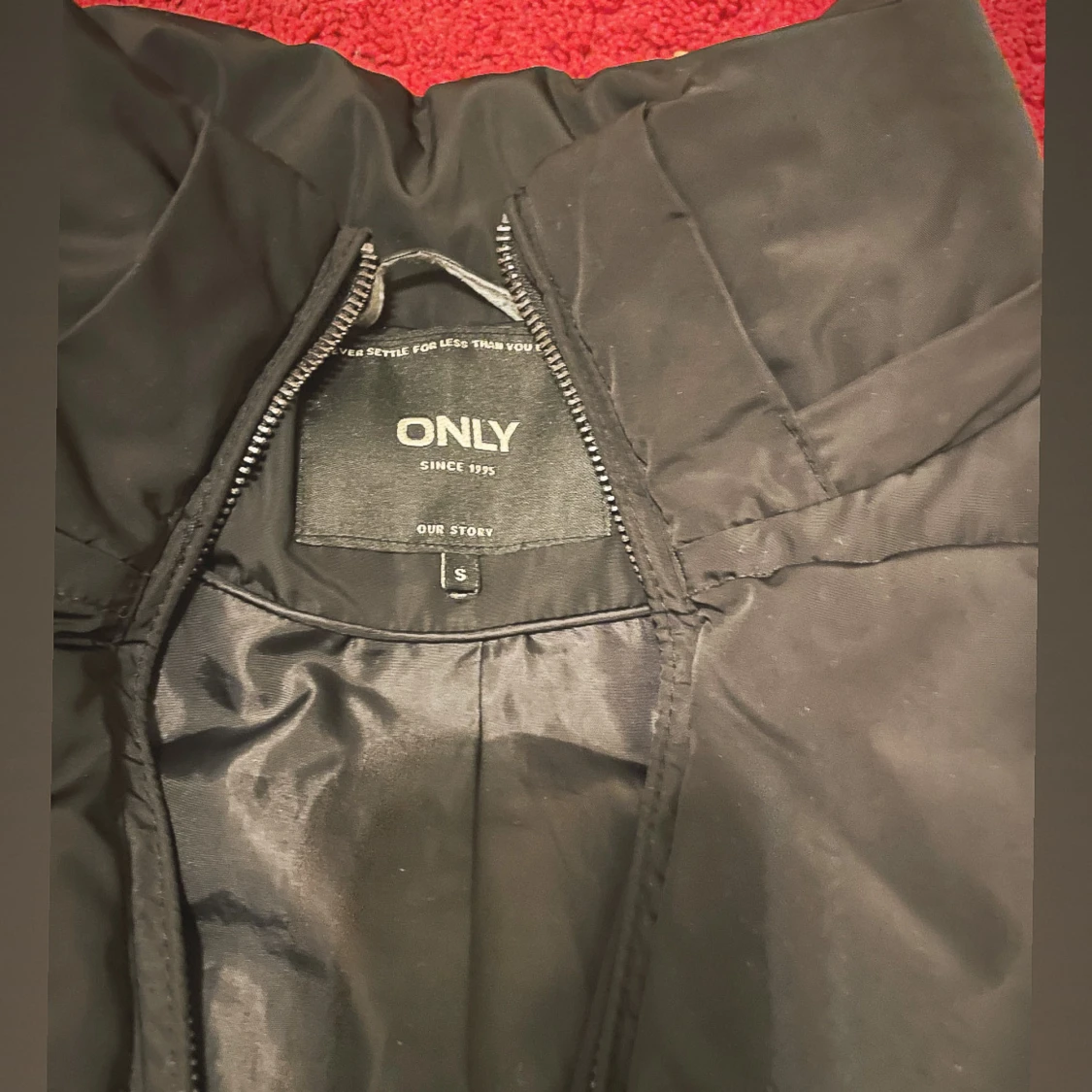 Svart pufferjacka från ONLY - 1